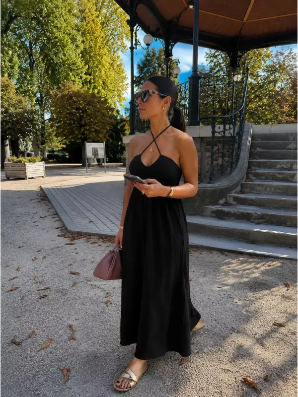 Vestido con escote de crochet negro
