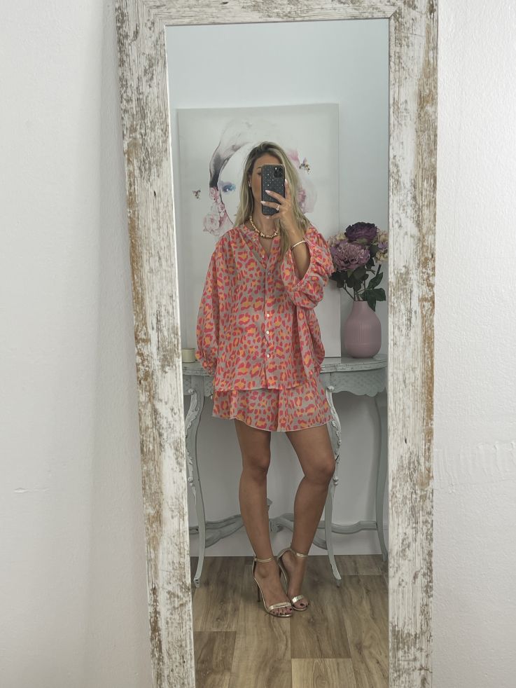 Conjunto camisa y short animal print