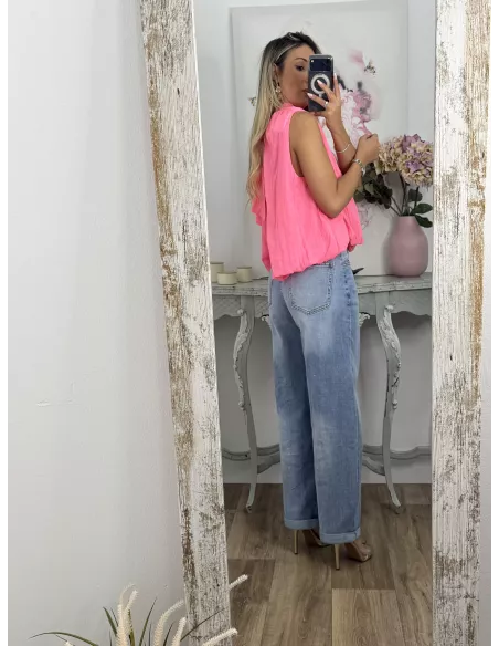 Blusa rosa fluorescente lazada espalda al aire