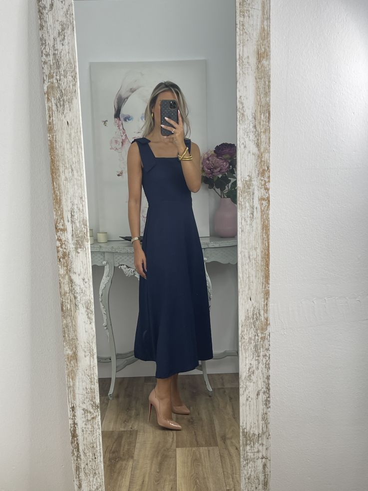 Vestido azul marino con tiranta lazo