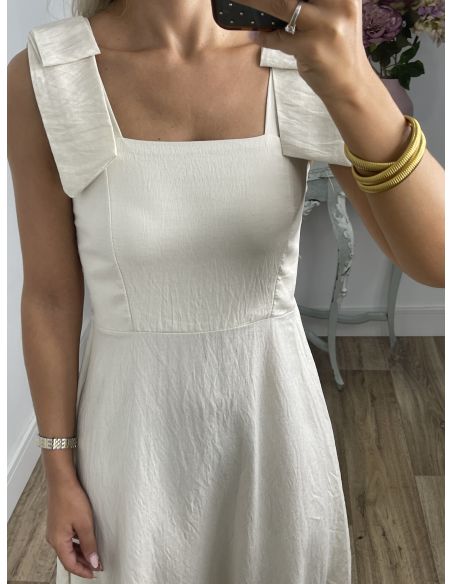 Vestido beige con tiranta lazo