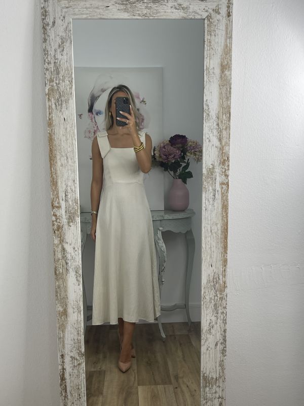 Vestido beige con tiranta lazo