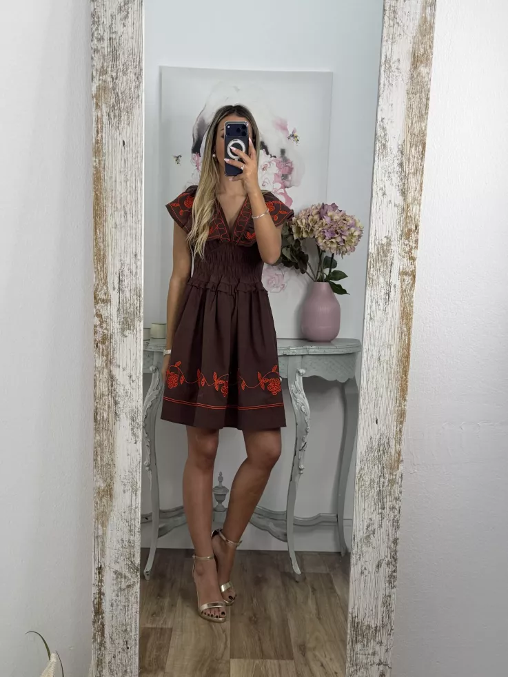 Vestido Dafne bordado choco