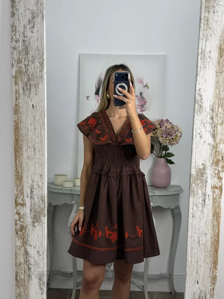 Vestido Dafne bordado choco