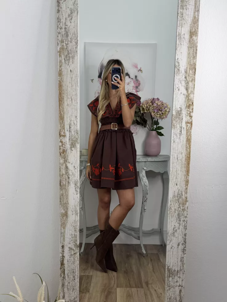 Vestido Dafne bordado choco