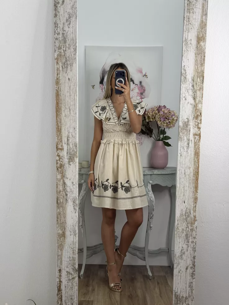 Vestido Dafne beige bordado