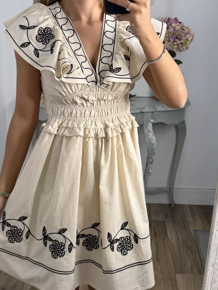 Vestido Dafne beige bordado