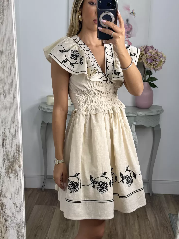 Vestido Dafne beige bordado