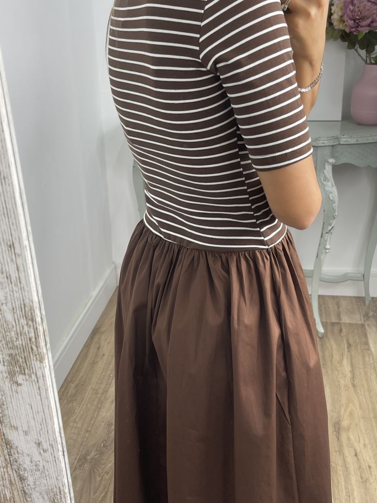 Vestido tipo polo y globo chocolate