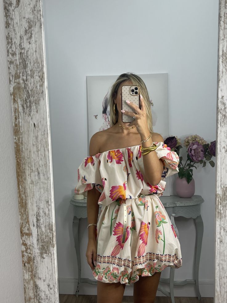 Vestido Globo fondo claro