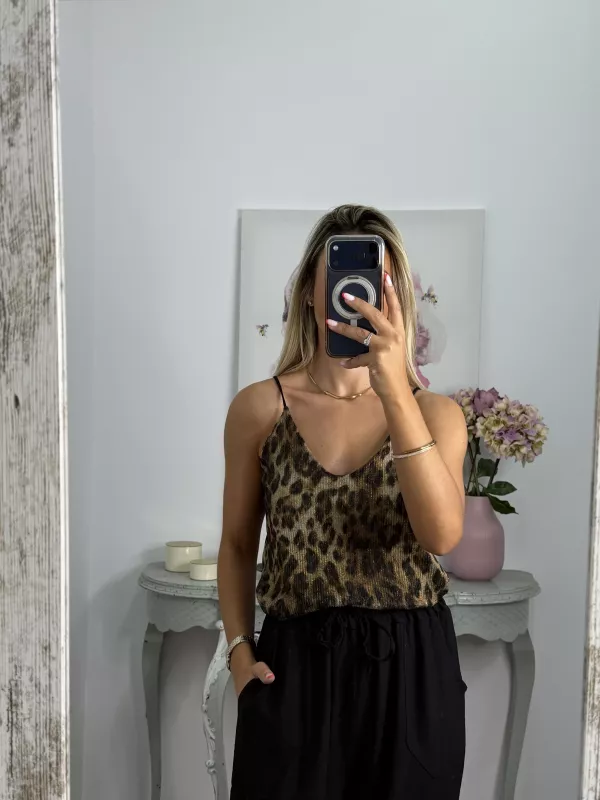 Top Layion print