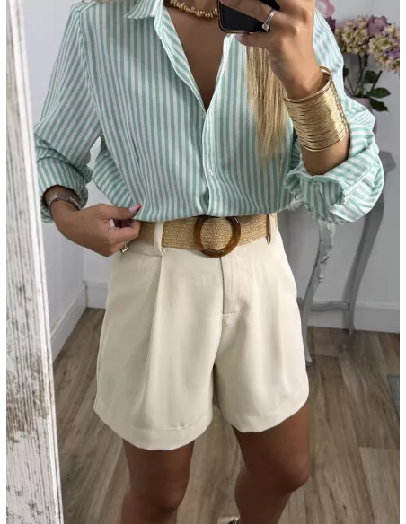 Pantalón Gal beige corto con cinturón rafia