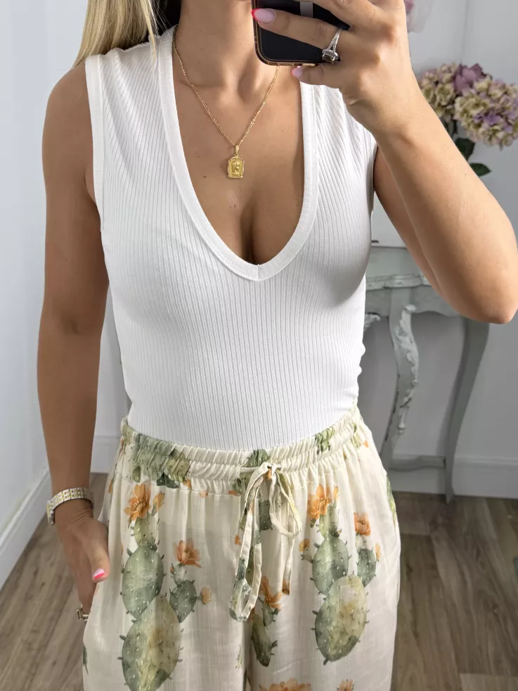 Camiseta basica pico blanca