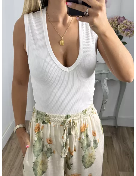 Camiseta basica pico blanca
