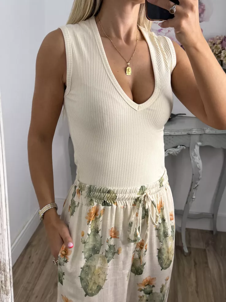 Camiseta basica pico beige