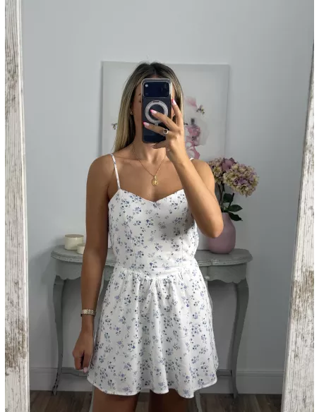 Mono Brasilia blanco de flores azul