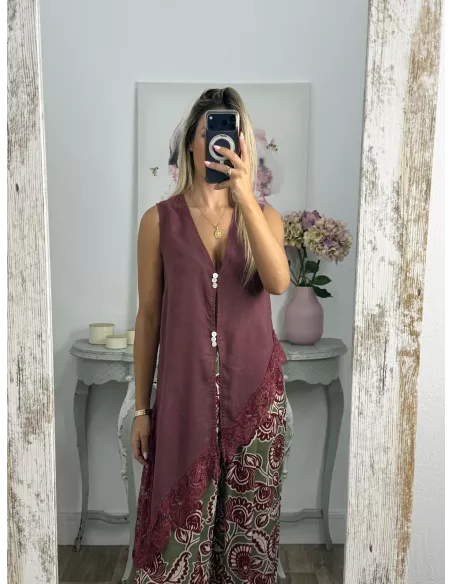 Blusa chaleco con puntilla berenjena