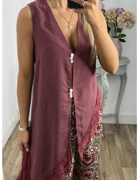 Blusa chaleco con puntilla berenjena
