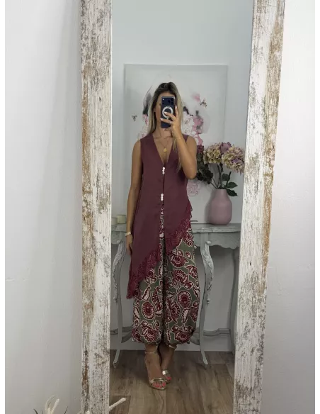 Blusa chaleco con puntilla berenjena
