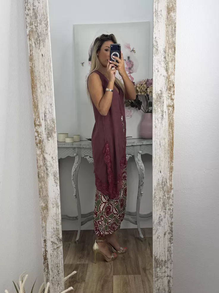 Blusa chaleco con puntilla berenjena