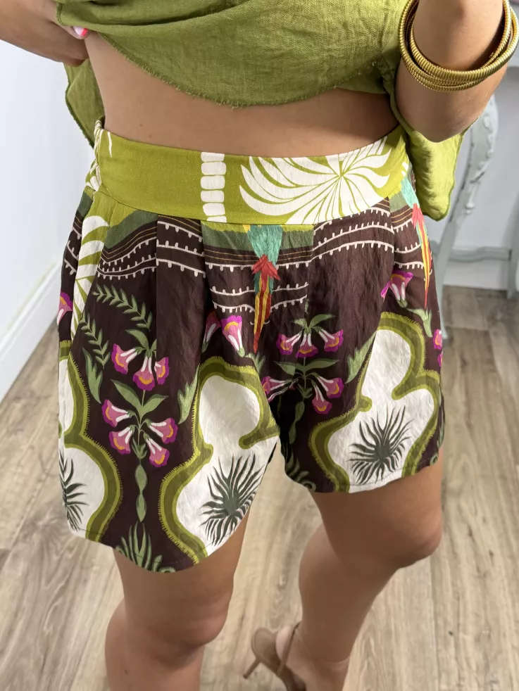 Short tropical verde y choco