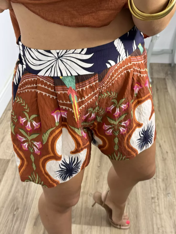 Short tropical teja
