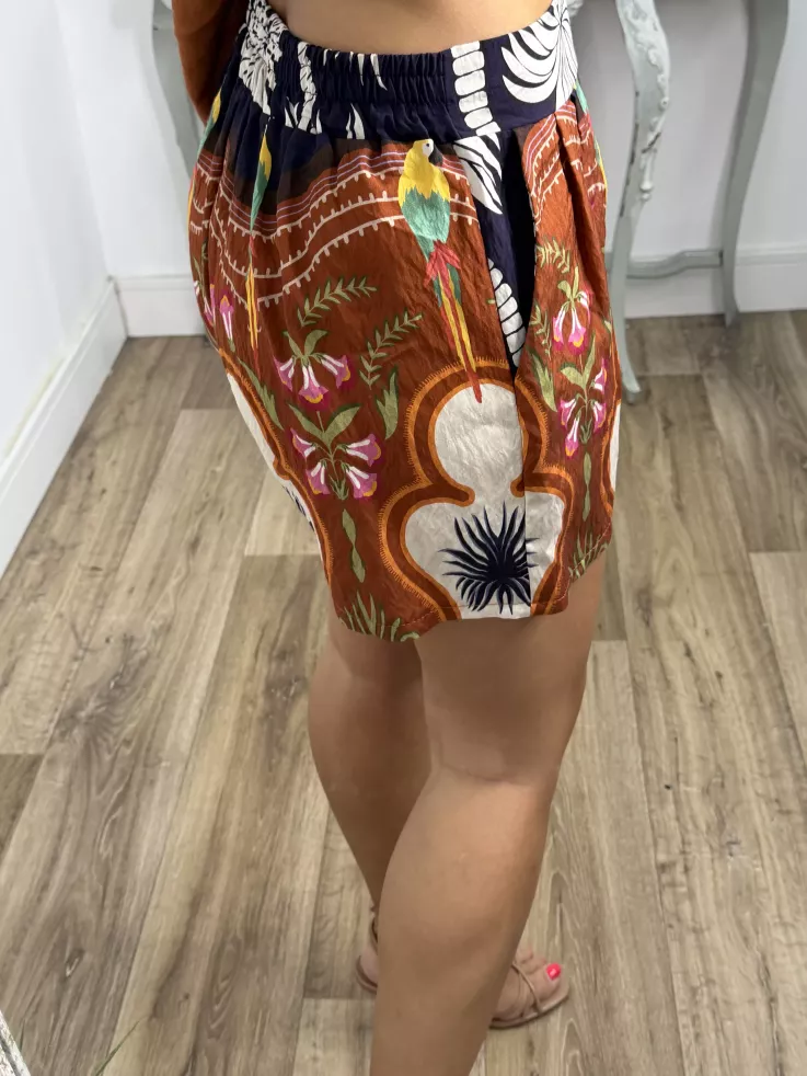 Short tropical teja