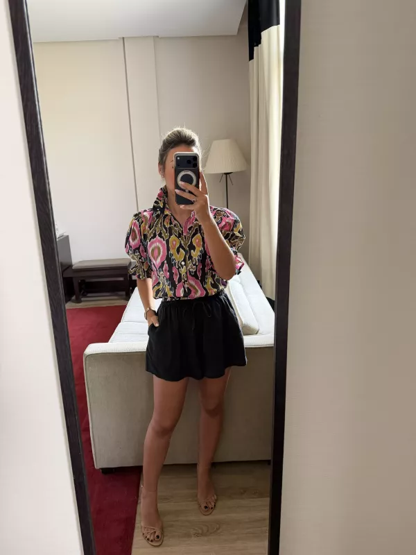 Short fluido negro