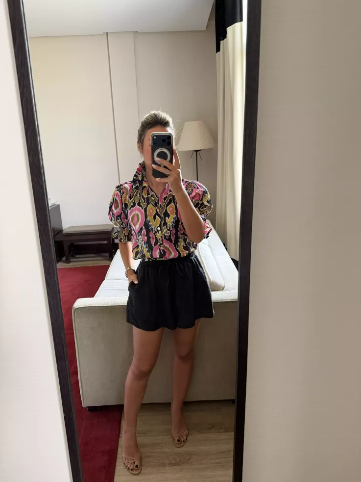 Short fluido negro