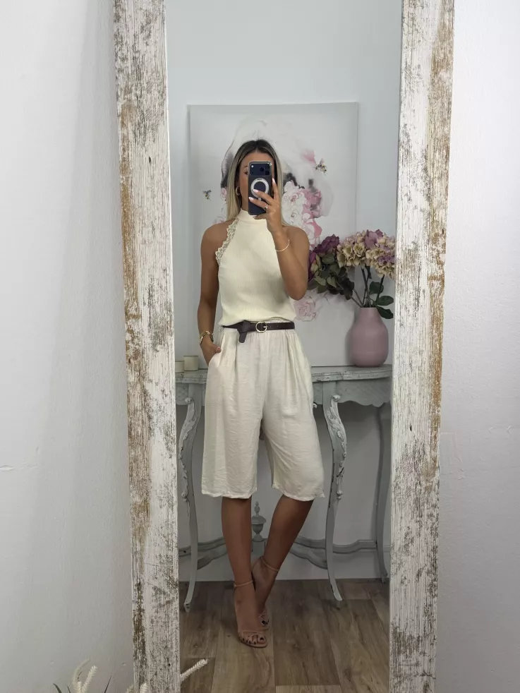 Top halter beige con puntilla