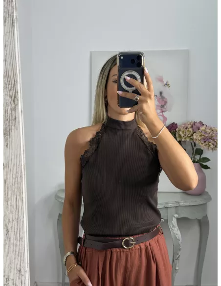 Top halter choco con puntilla