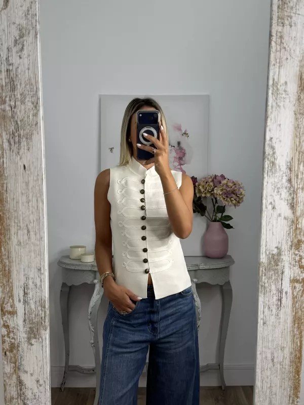Chaleco corte militar punto beige