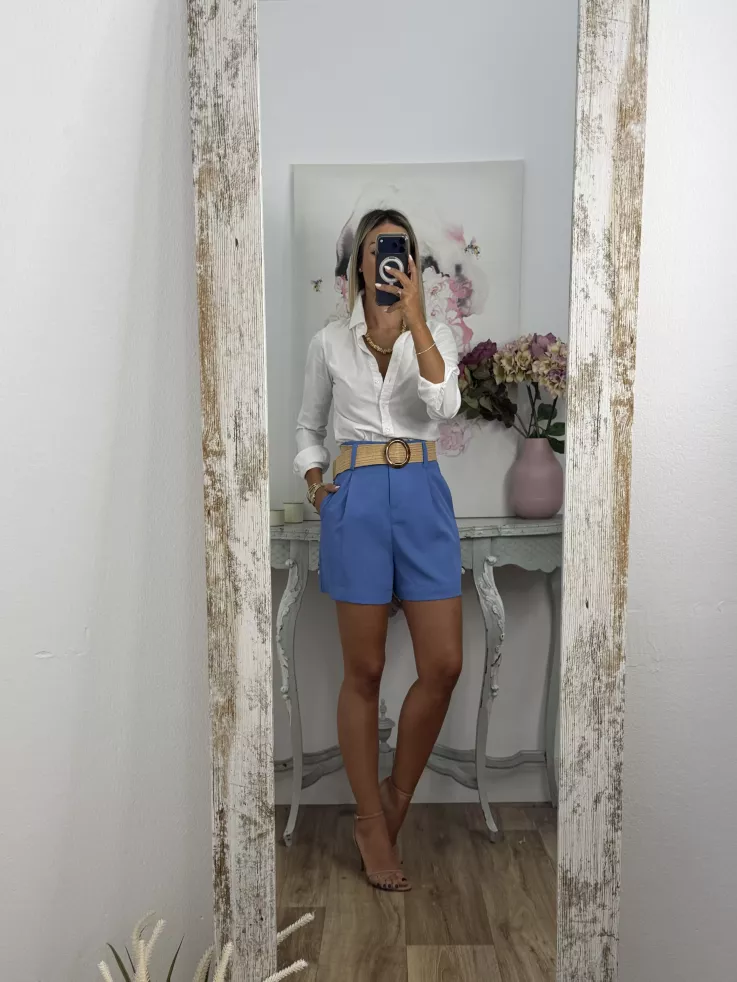Pantalón Gal azul corto con cinturón rafia
