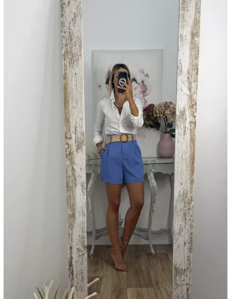Pantalón Gal azul corto con cinturón rafia