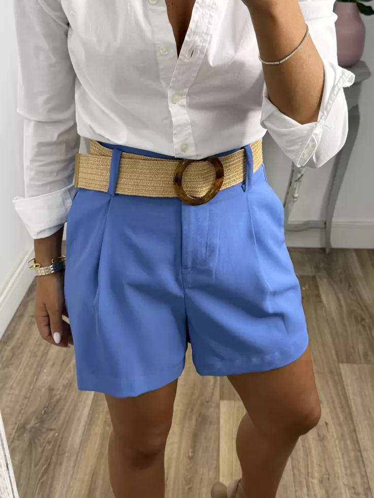 Pantalón Gal azul corto con cinturón rafia