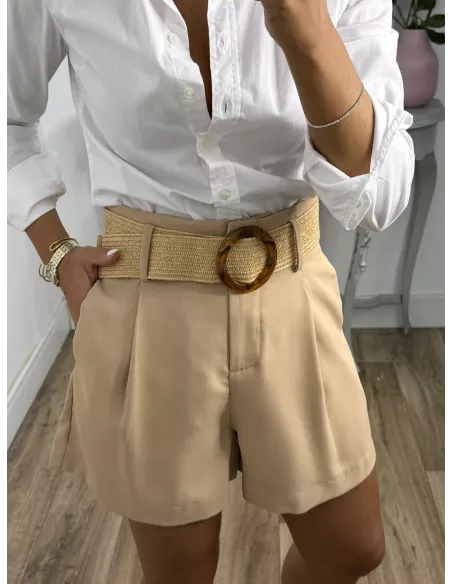 Pantalón Gal camel corto con cinturón rafia
