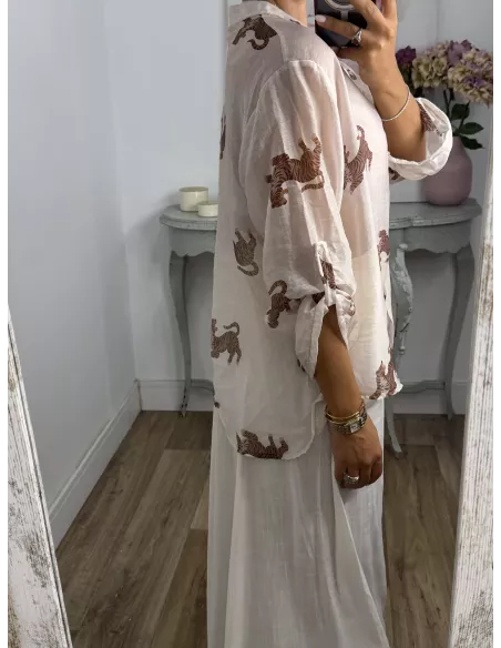 Camisa beige dibujo leopardo