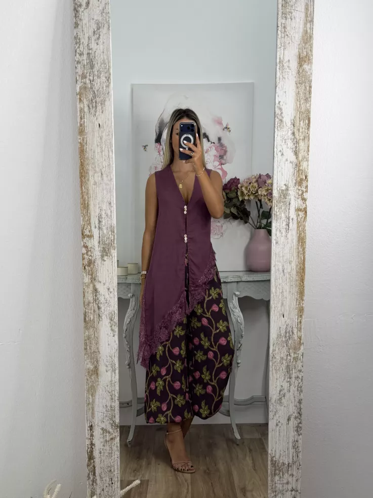 Blusa chaleco con puntilla berenjena