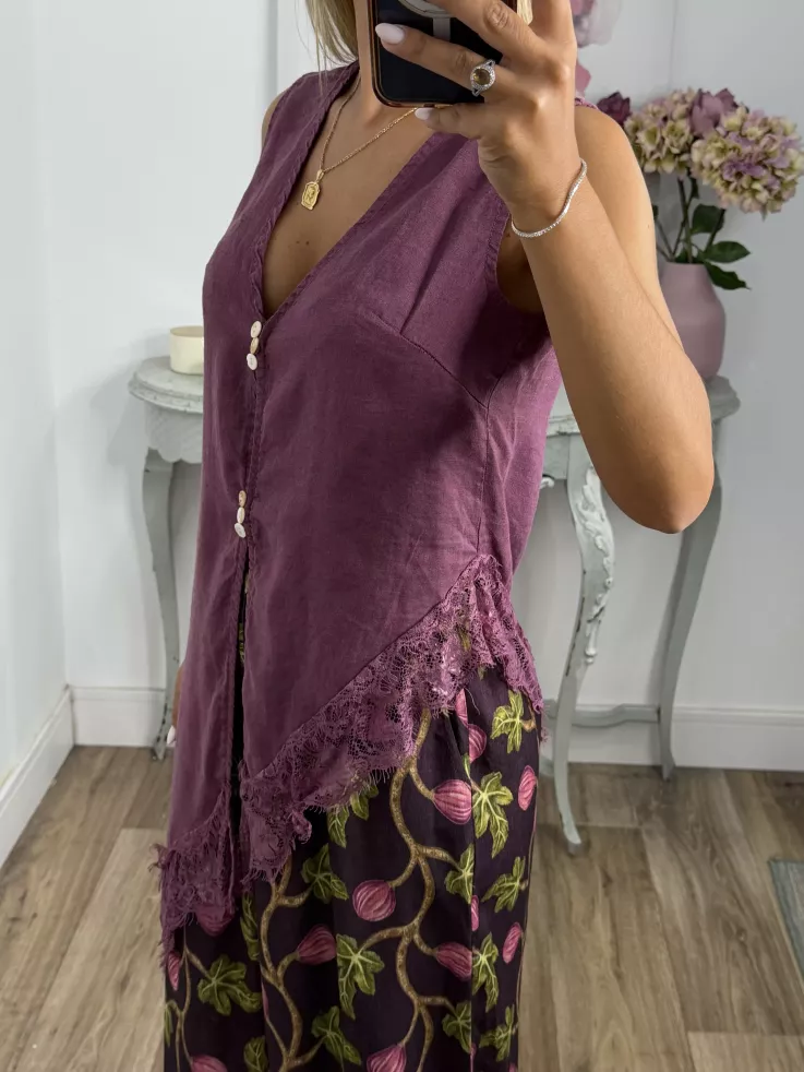 Blusa chaleco con puntilla berenjena