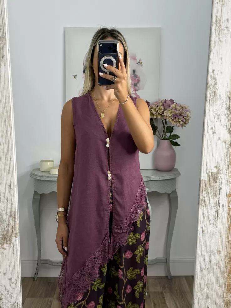 Blusa chaleco con puntilla berenjena