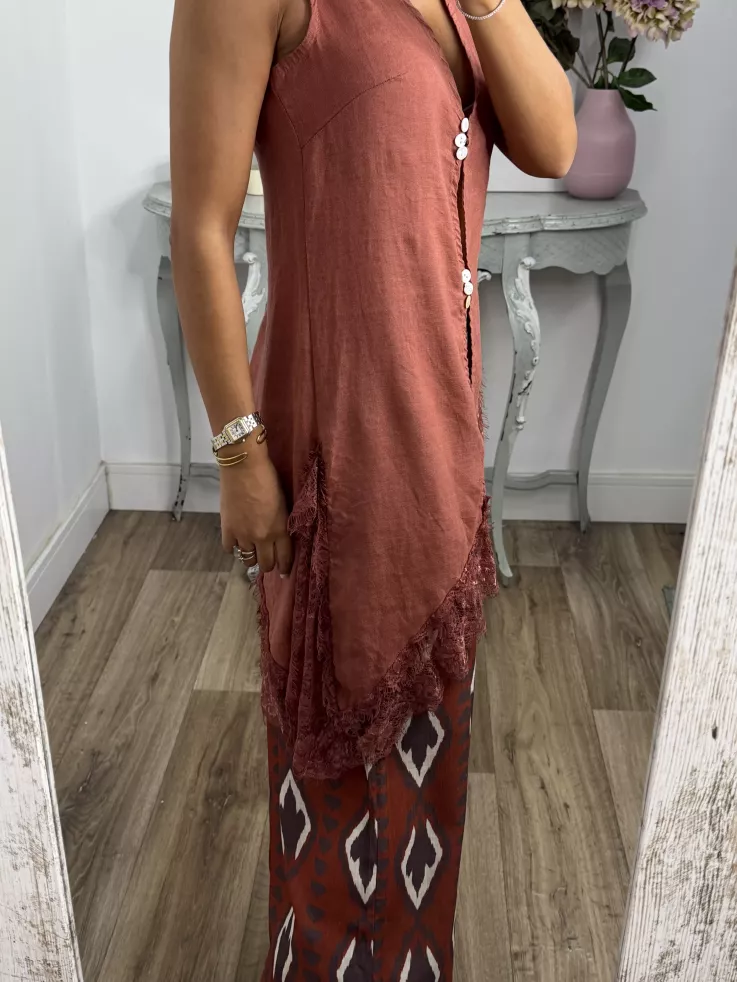 Blusa chaleco con puntilla teja