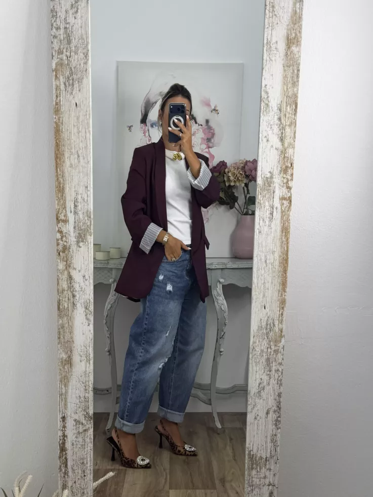 Blazer berenjena con forro de rayas