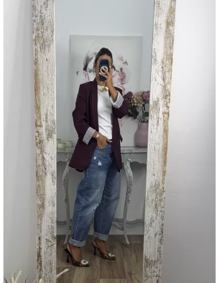 Blazer berenjena con forro de rayas