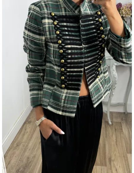 Chaqueta cuadros verde detalle negro