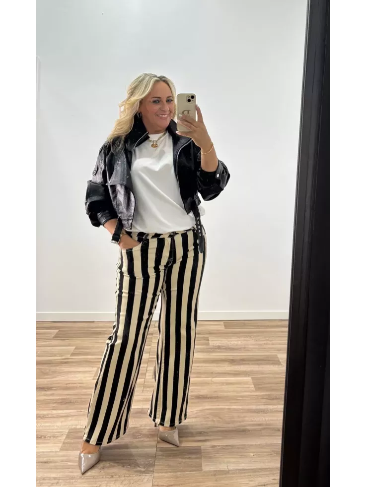 Biker tipo bomber negra