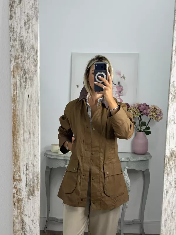 Chaqueta corta Brithis camel y choco