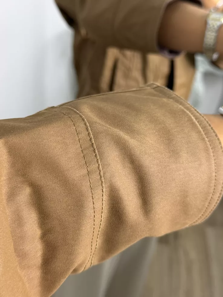 Chaqueta corta Brithis camel y choco