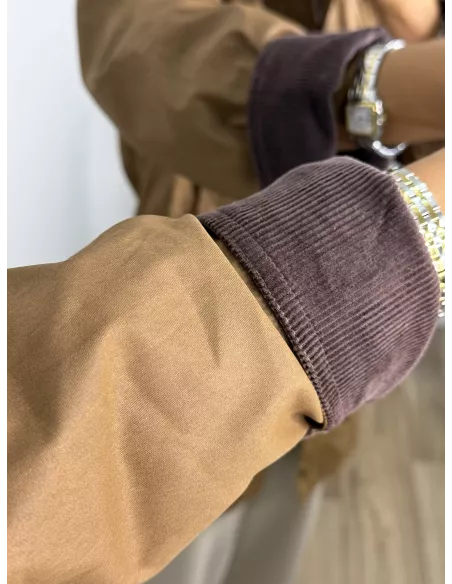Chaqueta corta Brithis camel y choco