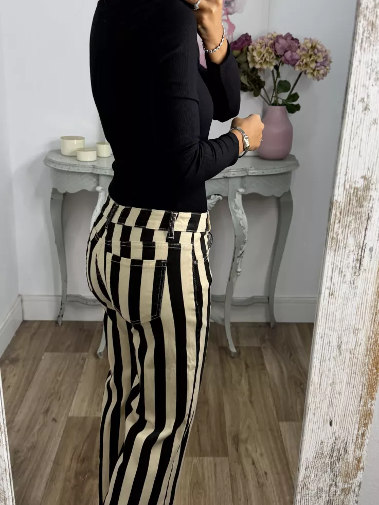 Body negro tipo polo sin botones