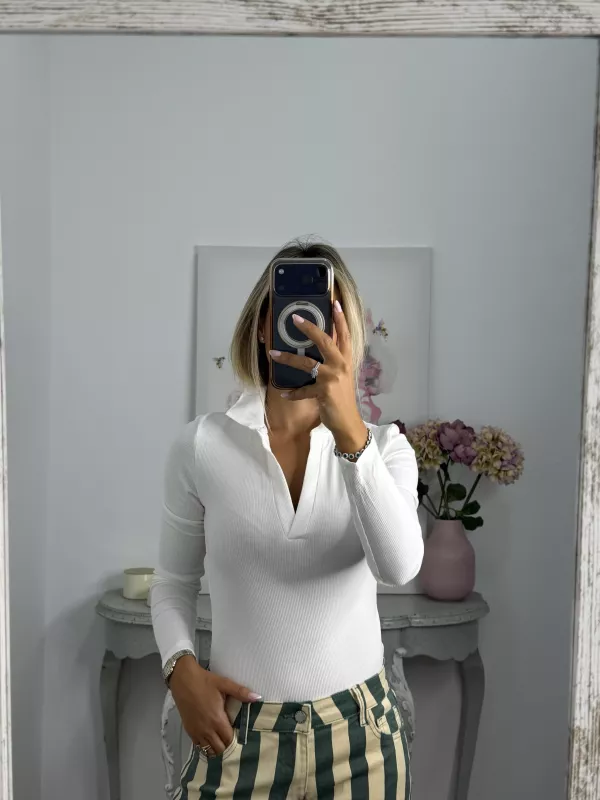 Body blanco tipo polo sin botones